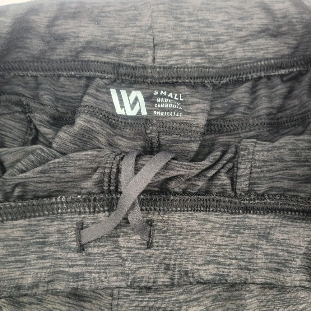 Mens VRST Shorts Charcoal Heather Grey Athletic Training Yoga Size Small